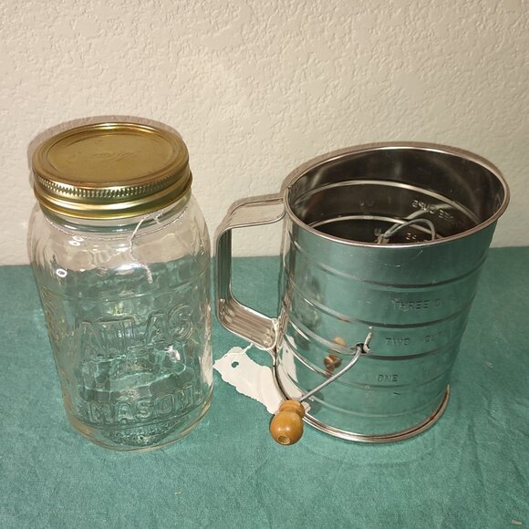 Vintage Atlas Mason Jar and Strainer Container w Handle Good Cook granny chic - Picture 1 of 8